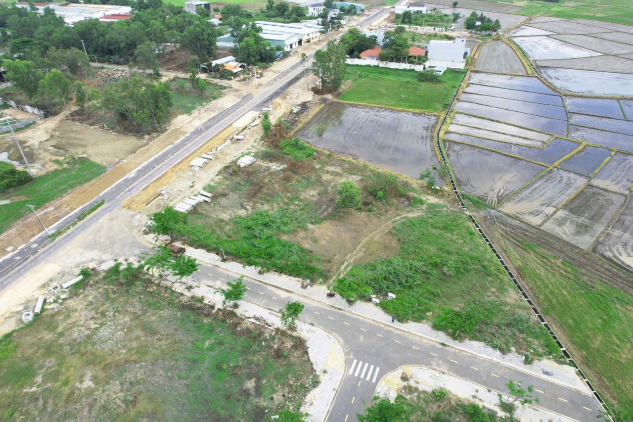 Bán đất 545,9m² ngang 29,2m giá 6 tỷ Phường Tam Long