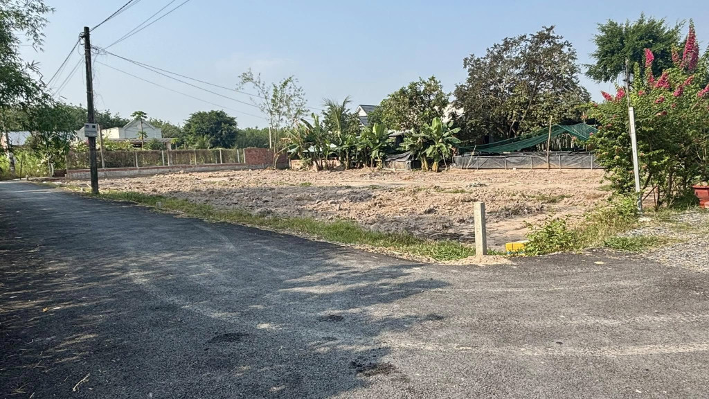 bán kho, xưởng mặt tiền đường hương lộ 2 vào đường nhựa, giáp kênh đông ngang 30mét