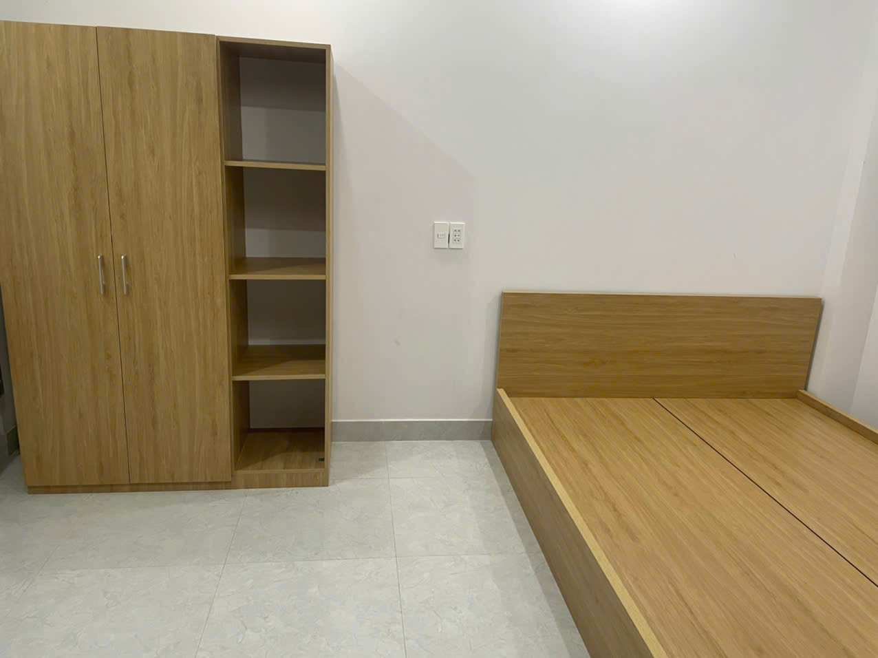 cho thuê nhà đầy đủ tiện nghi ; 4 phòng ngủ . phu hợp cho chuyên gia nước ngoài thuê