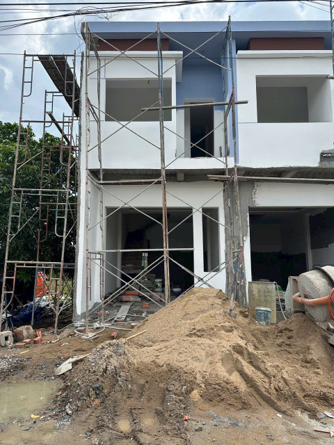 nhà lầu mới xây phường tân triều cách đường lớn 10m sổ hồng riêng full thổ cư