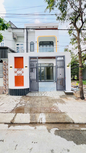 quá đẹp anh chị ơi nhà lầu mới hoàn thiện sổ riêng full thổ cư bao sang tên công chứng