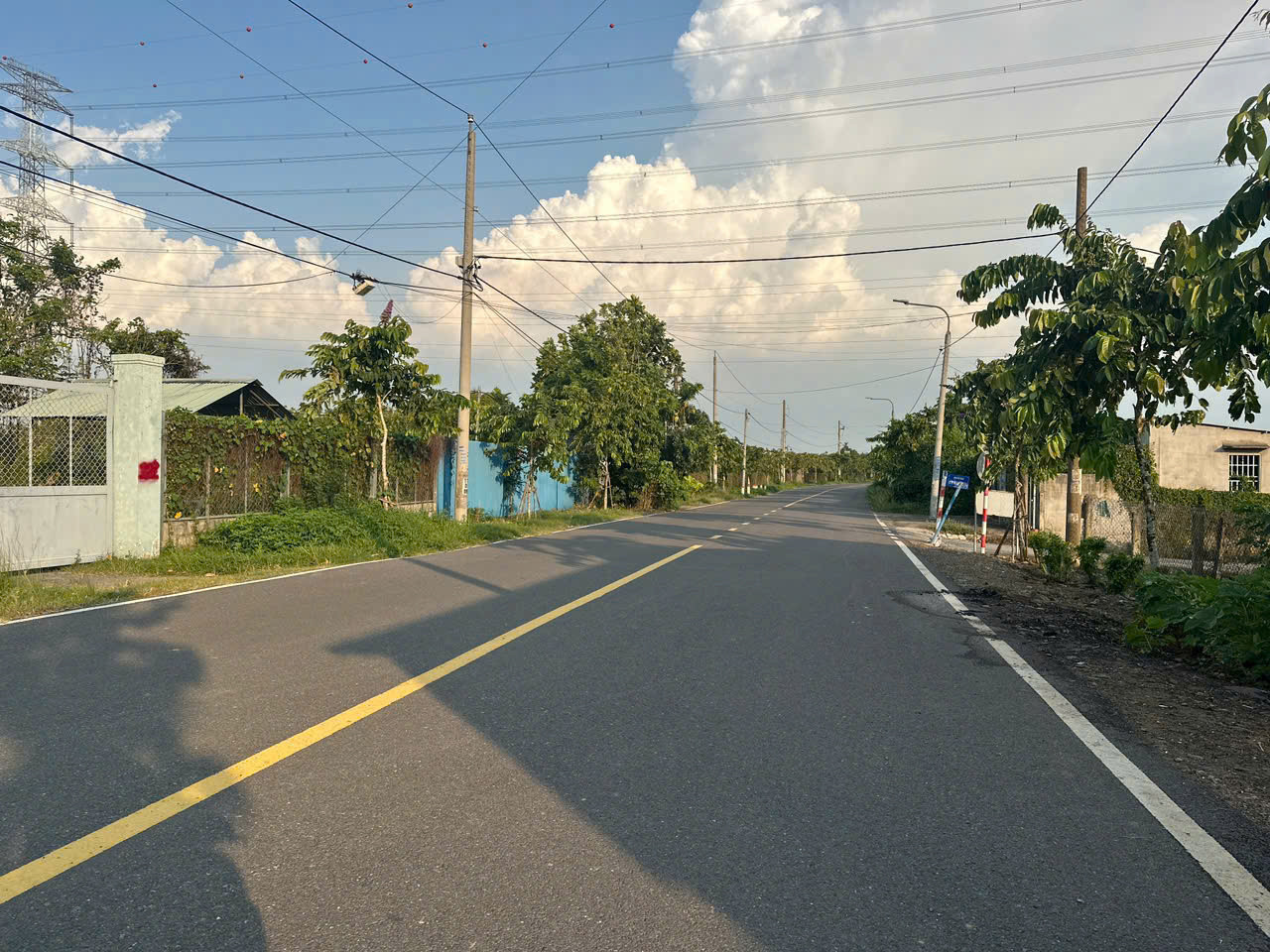 siêu phẩm 4 lô đất mặt tiền đường hương lộ 9 diện tích khủng sổ riêng full thổ cư