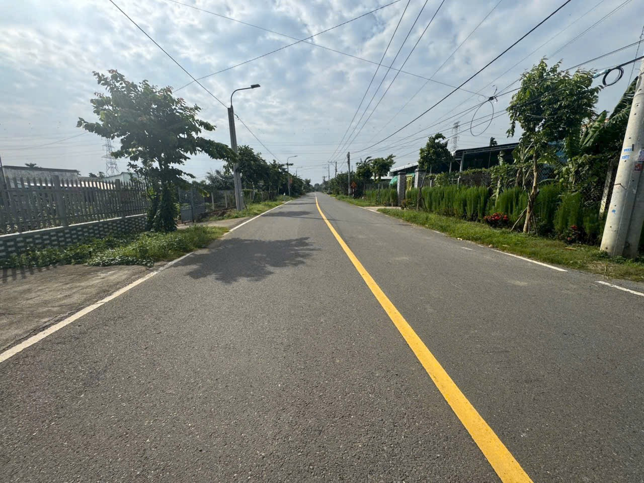 Lô Đất Mặt Tiền Đường HL9 .Diện tích : 1700m2 (có 200m Thổ cư)