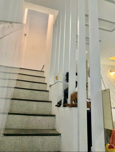 Bán Nhà Phường Ngọc Hiệp gần Cầu Hộ Phương Sài dt 50,4m2 Giá: 2 tỷ 650 triệu  lh e Bích