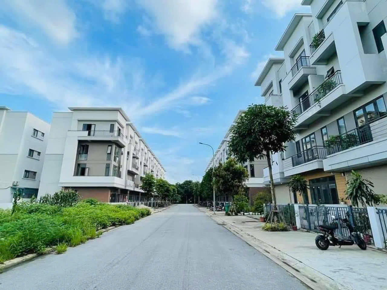 Chính chủ bán shophouse 4 tầng, vị trí vàng, giá thoả thuận hấp dẫn