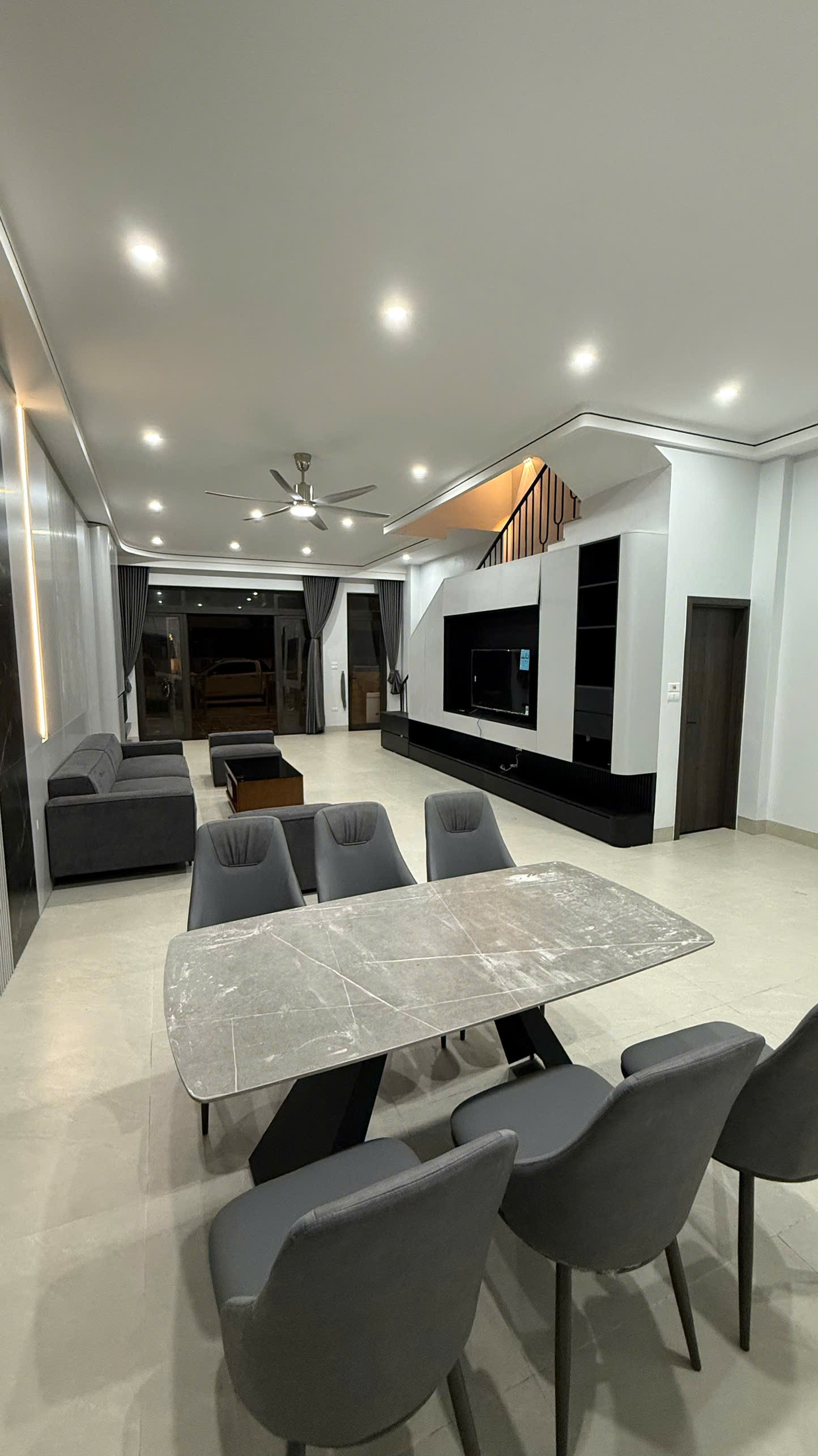 Chủ nhà cần tiền – Bán shophouse SH3 Centa City