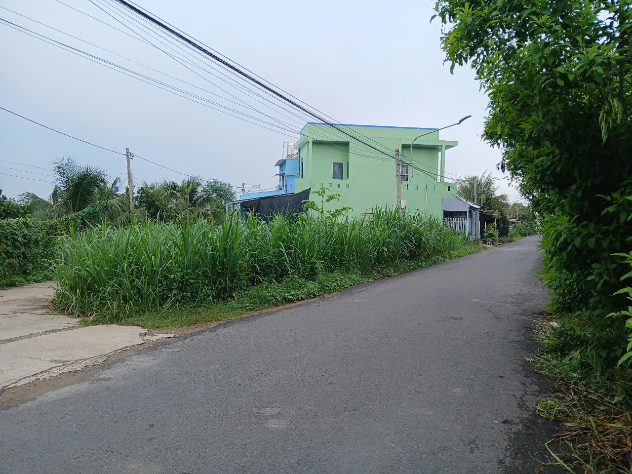 LÔ ĐẤT GÓC - VI TRÍ ĐẮC ĐỊA. Rộng 275m2 MẶT TIỀN 90E Mỹ Lương, Mỹ Phong.