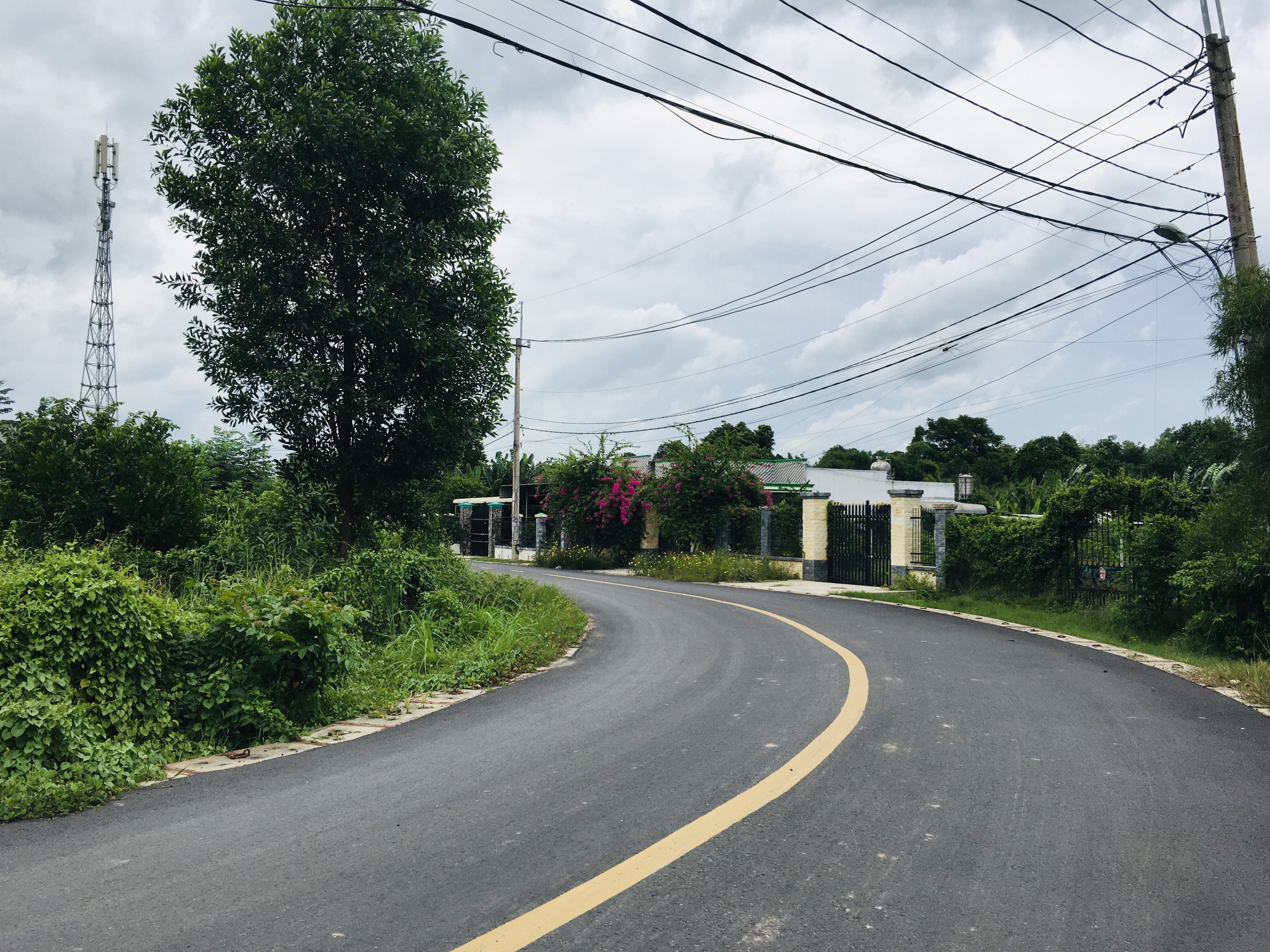 Bán đất 4200m² ngang 34m giá 60 tỷ Xã Phú Hòa Đông