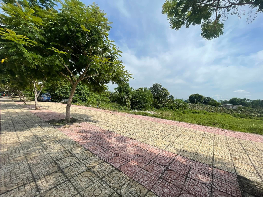 Kẹt tiền cần bán gấp lô đất cực đẹp