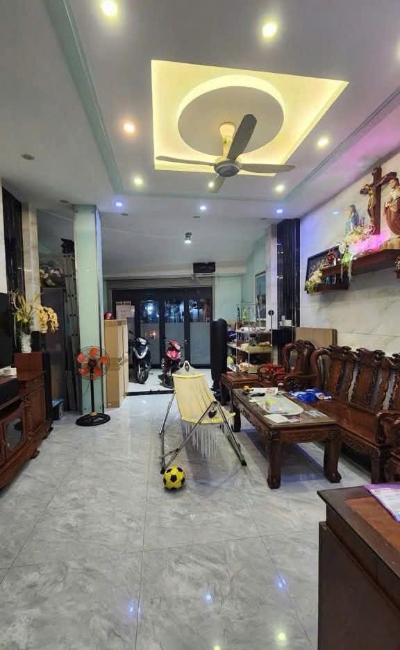 Nhà 3 tầng 74m2 Phú Thuận Quận 7- vừa ở vừa cho thuê 20 triệu tháng