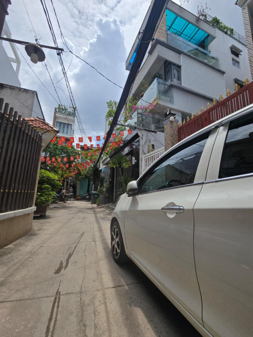 Bán nhà gần ngã tư Nguyễn Thị Thập 3 tầng 60m2 6.x tỷ