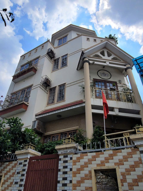 Kẹt bank hạ giá bán gấp trong tuần Biệt thự VIP 116 Huỳnh tấn Phát, Q7. DT 97m2. Giá chỉ 13,5tỷ.