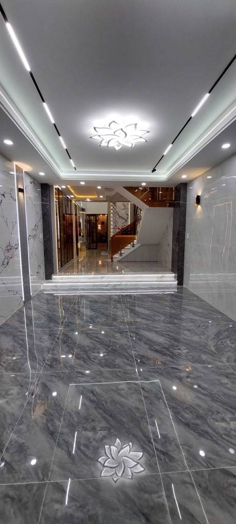 Bán nhà 98m² -5 tầng- 4x25 - xe hơi ngủ trong nhà - Huỳnh Thị Hai -Phường Trung Mỹ Tây - giá 7.95 tỷ