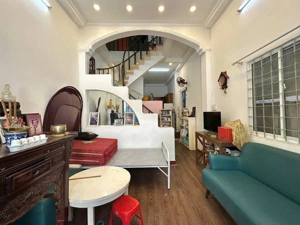 XE HƠI 7 ĐẬU CỬA, XE 4 VÀO NHÀ - PHÚ NHUẬN