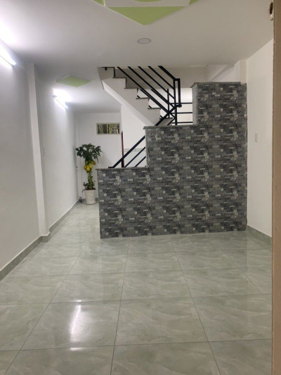 TRUNG TÂM TÂN PHÚ GIÁP CÁCH QUẬN - Ô TÔ TẢI CÁCH 3 BƯỚC CHÂN ĐỖ  SÁT CỬA CỬA - HẺM THÔNG THOÁNG YÊN TĨNH  - NHÀ ĐẸP 2 TẦNG Ở NGAY - SỔ VUÔNG A4 - CHỈ HƠN 3TỶ.