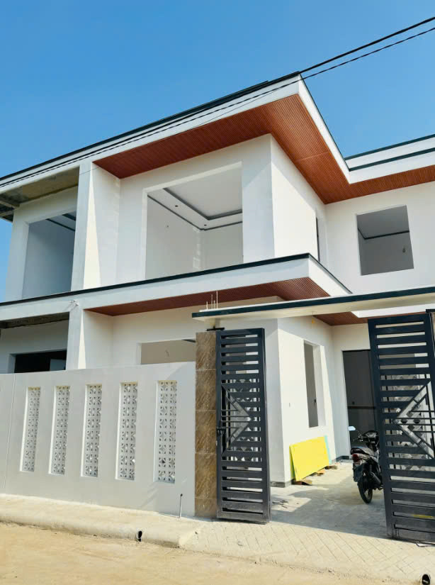 Chính Chủ Cần Bán Gấp Căn Nhà Lầu Ngay Gần KDL Bửu Long - Sổ Hồng Riêng Full Thổ Cư..!!