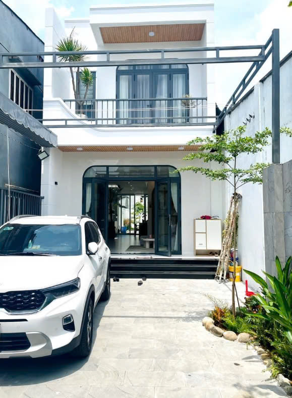 Mẫu Nhà Lầu Hiện Đại Xây Mới Nằm Ngay KDL Bửu Long Sổ Hồng Riêng Full Thổ Cư..!!