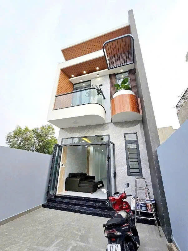 Bán Gấp Căn Nhà Lầu Sổ Hồng Riêng Full Thổ Cư Ngay Gần Ngã Tư Tân Triều..!