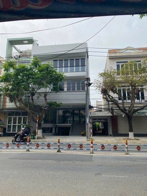Cần bán căn nhà 1 trệt 2 lầu mặt tiền Huỳnh văn nghệ bửu Long Biên Hòa Đồng nai