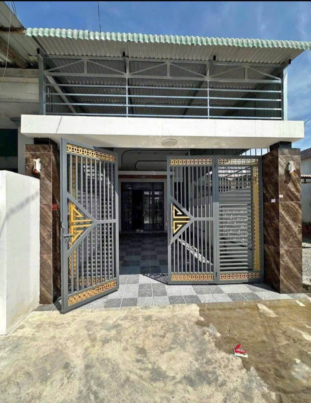 Bán gấp nhà sổ hồng riêng giá 1,3tỷ gần chợ Bình Chánh Tp HCM