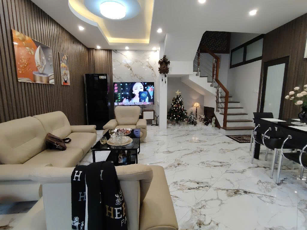 1 CĂN DUY NHẤT, 1 NHÀ OTO TRÁNH #PHỐ KẺ TẠNH #VIỆT HƯNG, 43.5M NHÀ 5 TẦNG- BÁN NHANH TRONG TUẦN 4,75 TỶ