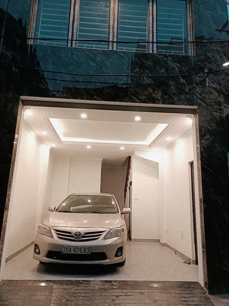 1 căn duy nhất Kẻ Tạnh - Việt Hưng - 6 tầng - thang máy - ô tô nằm im trong nhà -  g.i.á nhỉnh 7 t.ỷ
