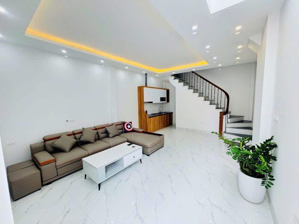 HIẾM BÁN NHANH TRONG TUẦN- NHÀ MỚI KÍNH KOONG GIANG BIÊN- LONG BIÊN- 43M-5T- FULL CÔNG NĂNG- GẦN Ô TÔ TRÁNH
