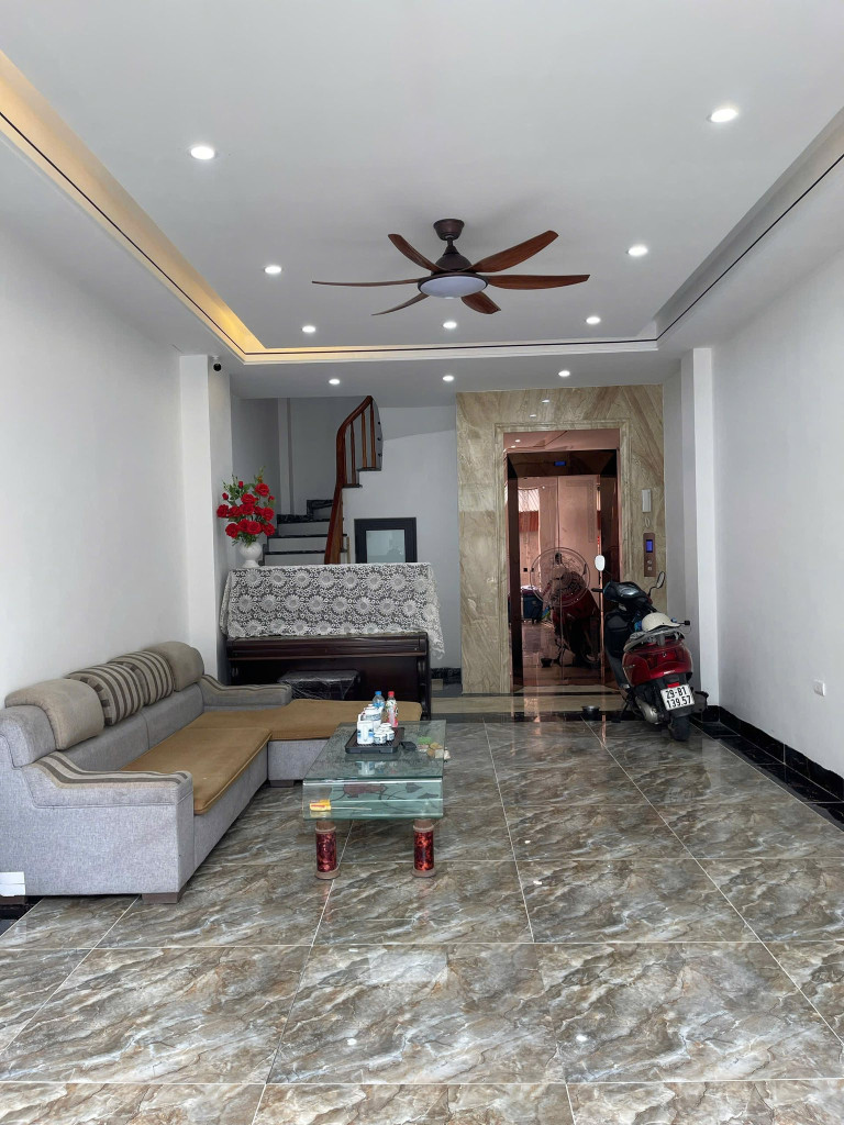 PHÂN LÔ GIANG BIÊN HÀNG XÓM KĐT VIỆT HƯNG GARA Ô TÔ THANG MÁY