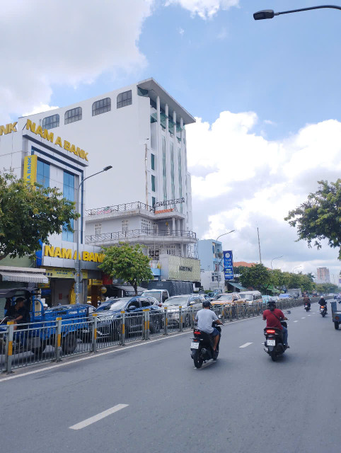 Ngộp Tân Hóa - 4x15m - 4 tầng HXH Tránh Vô nhà - Hiếm có