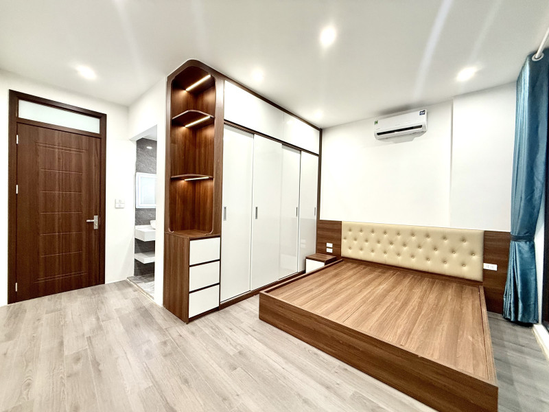 Bán nhà Ngõ Chiến Thắng - Khâm Thiên (Đ Đ) 37/41m, 5 tầng, mt 4.9m, giá 8.45 tỷ