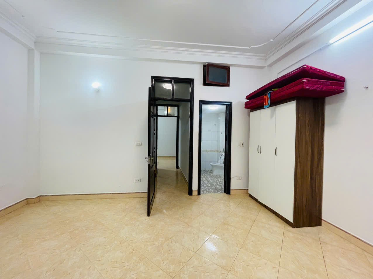 Bán CCMN Ngõ Kiến Thiết ( ngõ 348 Khâm Thiên) 80m, 5 tầng, mt 6m, giá 16.2 tỷ