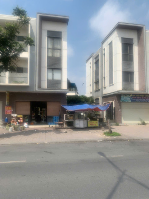 NHÀ ĐẸP - Giá Tốt - CHÍNH CHỦ CẦN BÁN Nhà Benlhomes Tại Phù Chẩn, TX Từ Sơn, Bắc Ninh