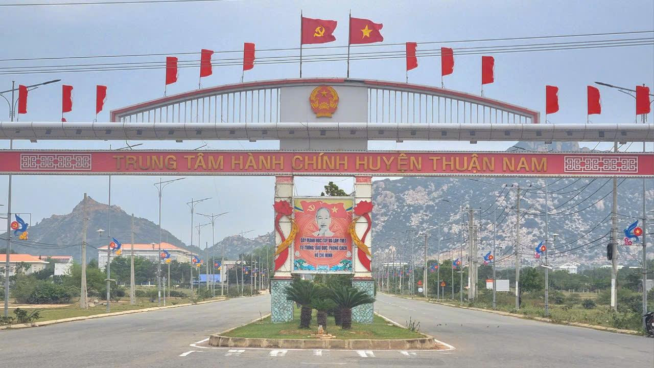 BÁN LÔ ĐẤT ĐẸP – MẶT TIỀN ĐƯỜNG 40M – GIÁ CỰC TỐT CHỈ 965 TRIỆU!

📐 Diện tích: 150m² (6m x 25m) – Thổ cư 100%
🏷️ Loại đất: Đất ở nông thôn (ONT)
📜 Nguồn gốc: Chuyển nhượng từ đất Nhà nước giao có thu tiền sử dụng đất
📄 Pháp lý: Sổ đỏ riêng, không dính quy