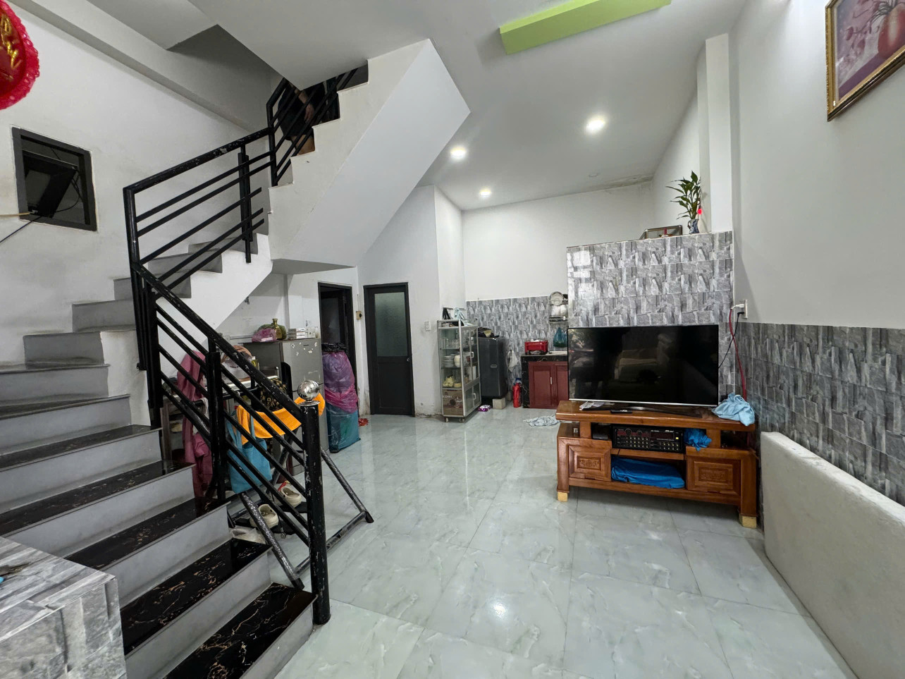Bán nhà 3 tầng Tttp Biển Nha Trang tại hẻm Mai Xuân Thưởng , P. Vĩnh Hải ,Nha Trang , Khánh Hoà - Giá : 3 tỷ 500