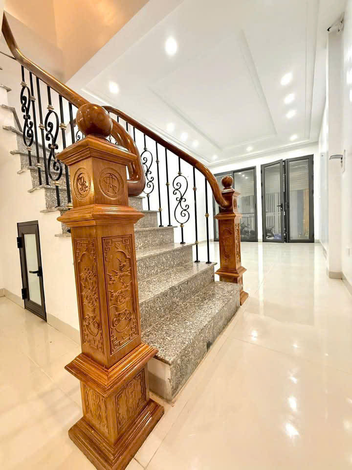 CHÍNH CHỦ CẦN BÁN NHÀ 45M GIÁ 5.5 TỶ , KIẾN HƯNG HÀ ĐÔNG