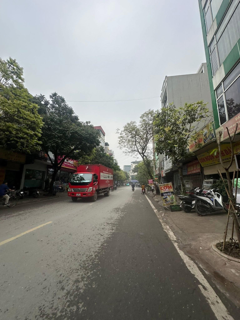 khu vực đang phát triển triển cao, đường rộng, kinh doanh cực tốt, nhà đang cho thuê 30t/ tháng.
