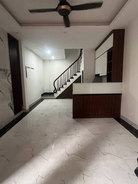 Nhà mới - đẹp Mễ Trì, lô góc, ngõ thông, ô tô tránh, kinh doanh. 36m x 5T x 5 ngủ, giá chỉ 6.55 tỷ ( CTL)