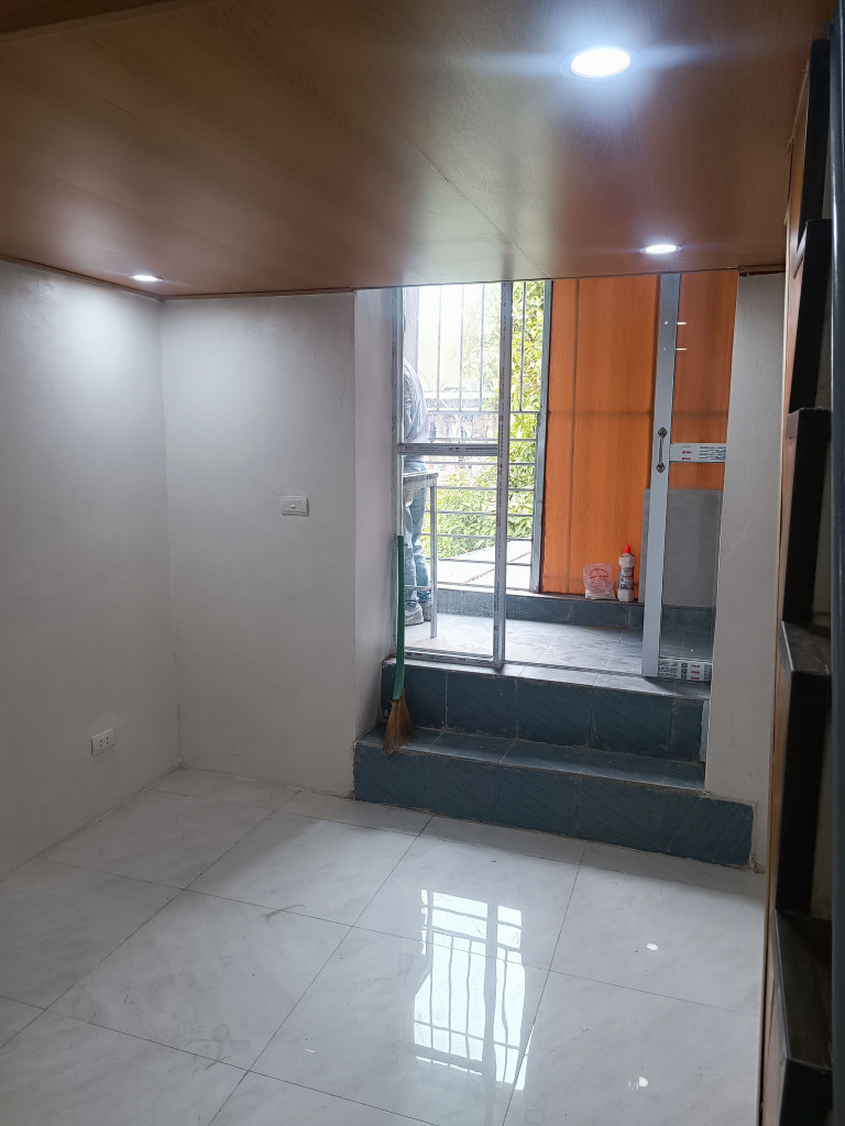 Bán căn hộ Tập thể 40m2, 2 ngủ, tầng 3 May 10, Sài Đồng, Long Biên, giá 1.195 tỷ SĐCC