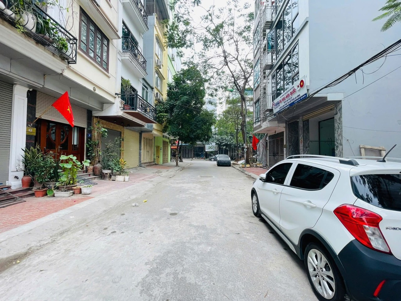 NHÀ ĐẸP PHÚ DIỄN - PHÂN LÔ VỈA HÈ - NGÕ ÔTÔ TRÁNH - THANG MÁY - GIÁ 12 TỶ