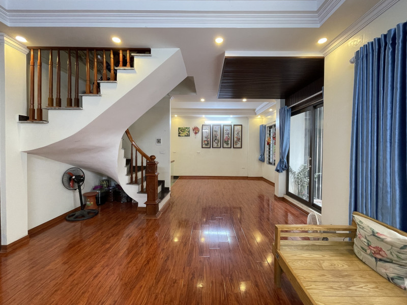 Bán nhà Khương Đình, Thanh Xuân, mặt tiền rộng, nhà đẹp như mới, 1 nhà ra phố