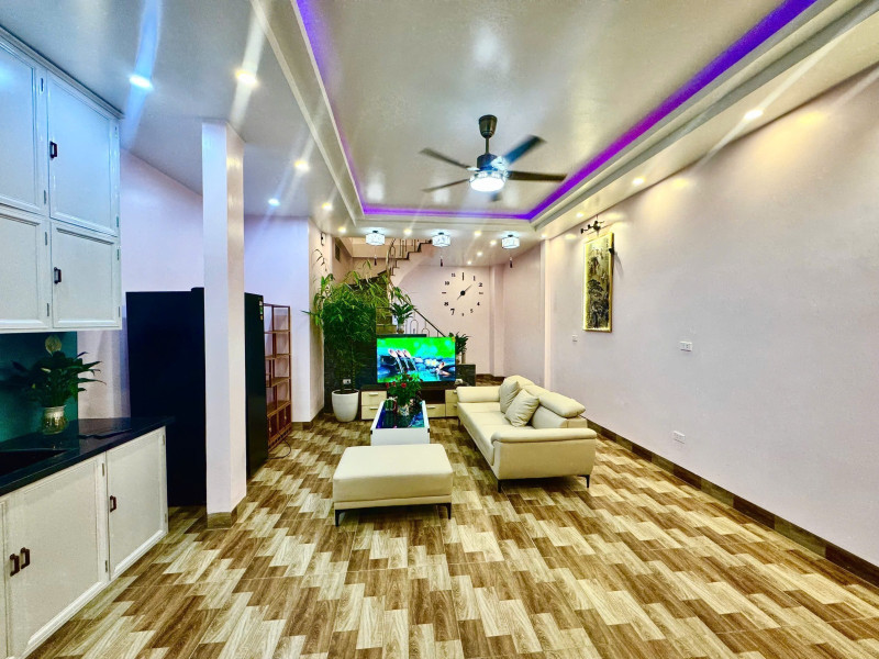 Bán nhà Khương Đình, Thanh Xuân, nhà đẹp, diện tích rộng, ngõ thoáng, gần phố