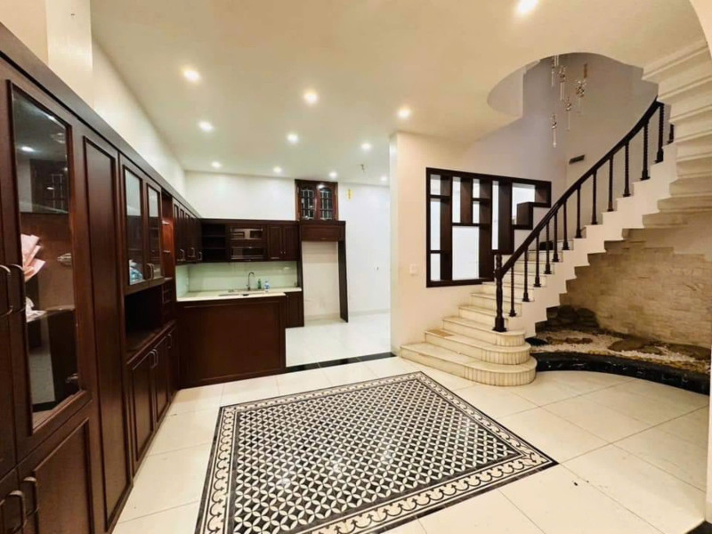 Bán nhà Khương Trung (Thanh Xuân)108m, 4 tầng, mt 5.6m, giá 16.9 tỷ
