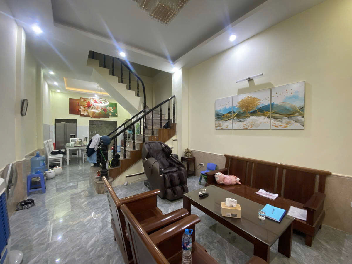 Bán nhà phân lô Tô Vĩnh Diện  gần ô tô tránh  DT: 59m ,5 tầng MT: 4,3m chào giá 12,8 tỷ