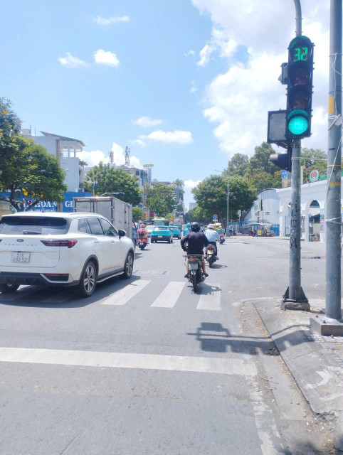 Ngộp Khuông Việt - HXH 8m Kinh Doanh-  80m - 4 tầng BTCT hơn 9 tỷ