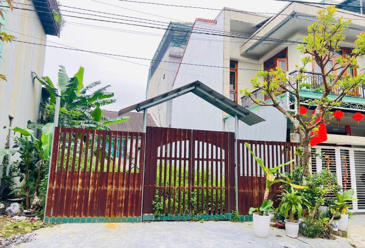 LÔ ĐẤT HIẾM NGAY CẦU NGUYỄN HOÀNG - KQH KIM LONG - KẸP MƯƠNG 3 MẶT THOÁNG. Giá chỉ 3 tỷ 2 XX