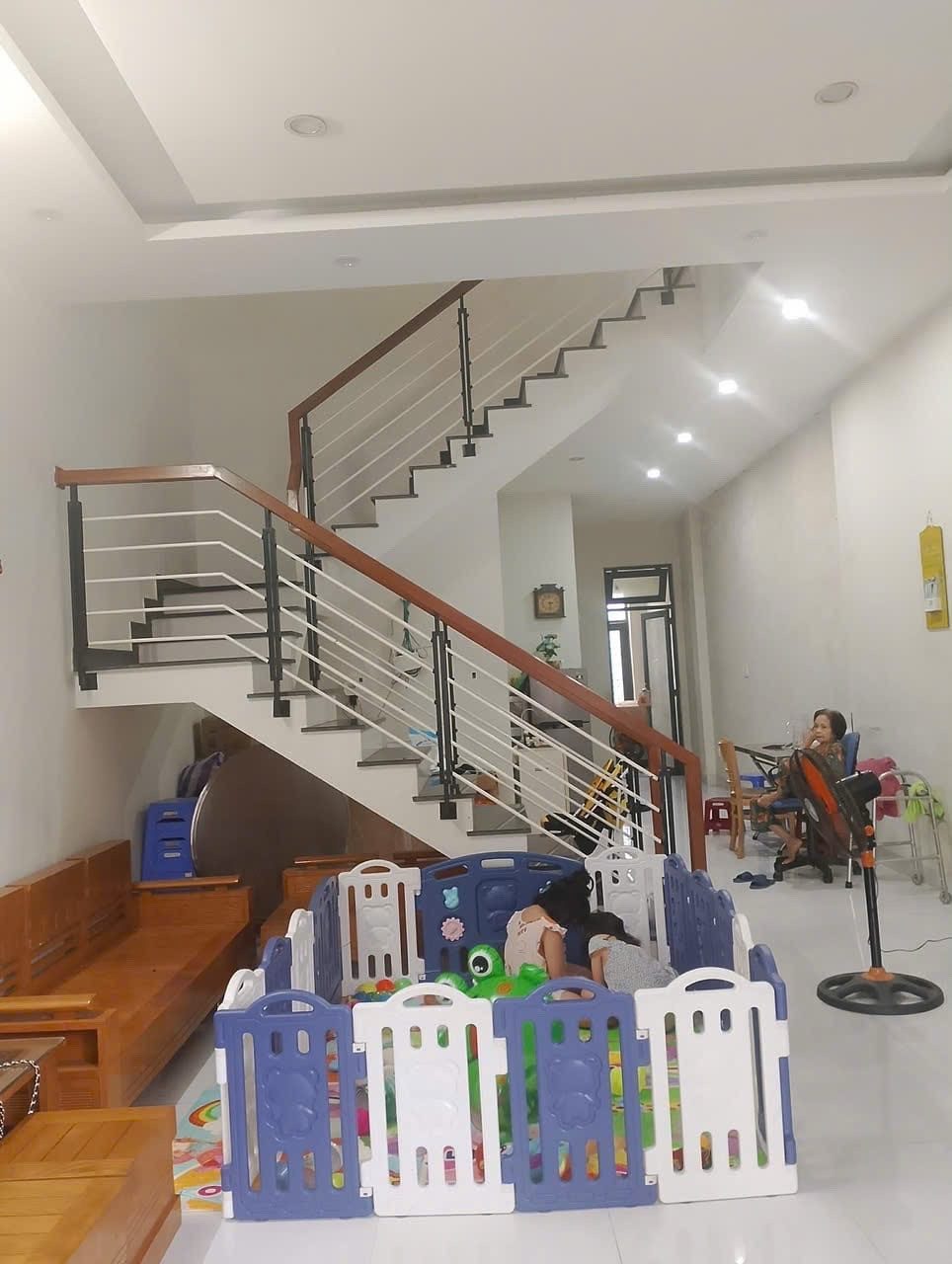 BÁN NHÀ 2 TẦNG 1 TUM MẶT TIỀN ĐƯỜNG KIỀU PHỤNG – HÒA XUÂN ,100M2 4PN CHỈ 5,X TỶ 🔥