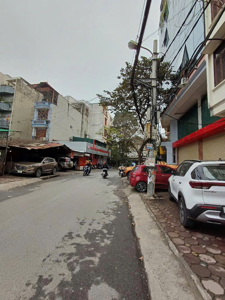 ĐÁNG CHÚ Ý!  Mặt ngõ 24 Kim Đồng, vỉa hè. DT 69m 3T MT rộng hơn 8m. Giá 21 tỷ 48