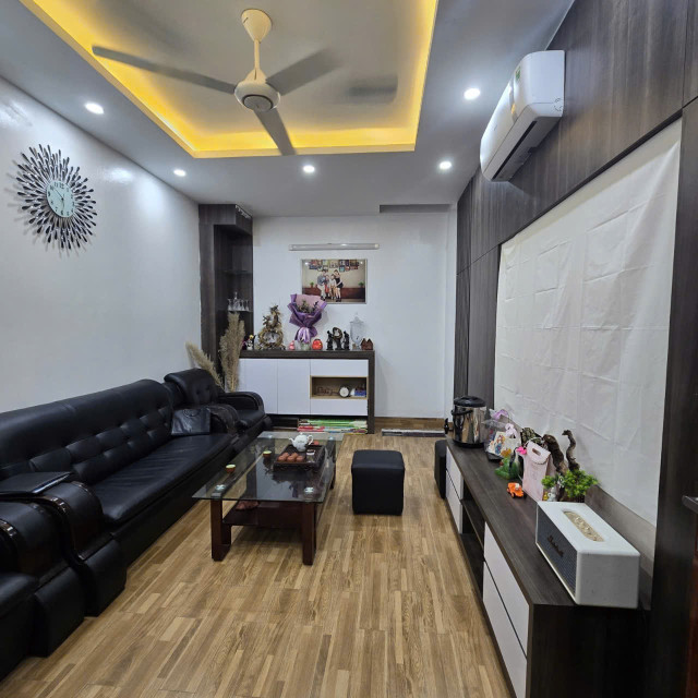KIM GIANG- THANH LIỆT, 50 M2, 8 TẦNG THANG MÁY, MẶT TIỀN 6 M, GIÁ 12,5 TỶ.