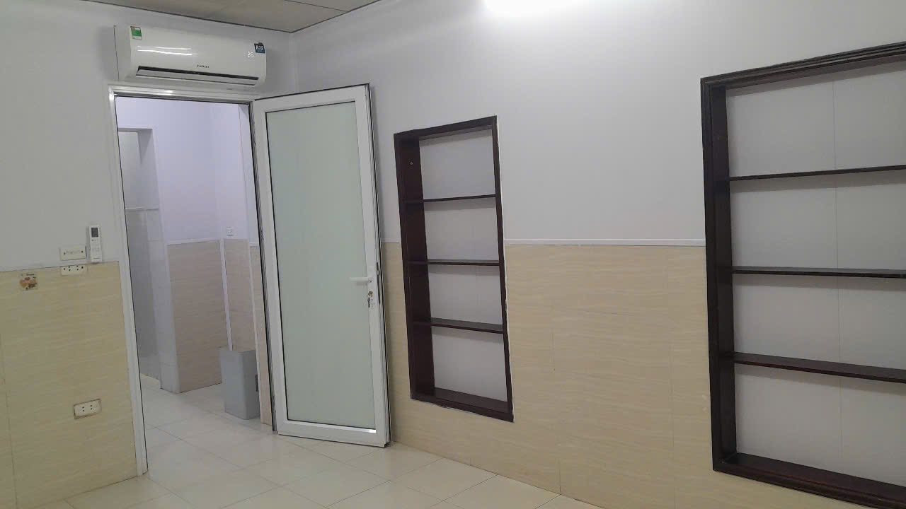 Cho thuê nhà Tập thể tầng 1 Kim Liên, 60m2, 2 ngủ, 10 Triệu vào ngay