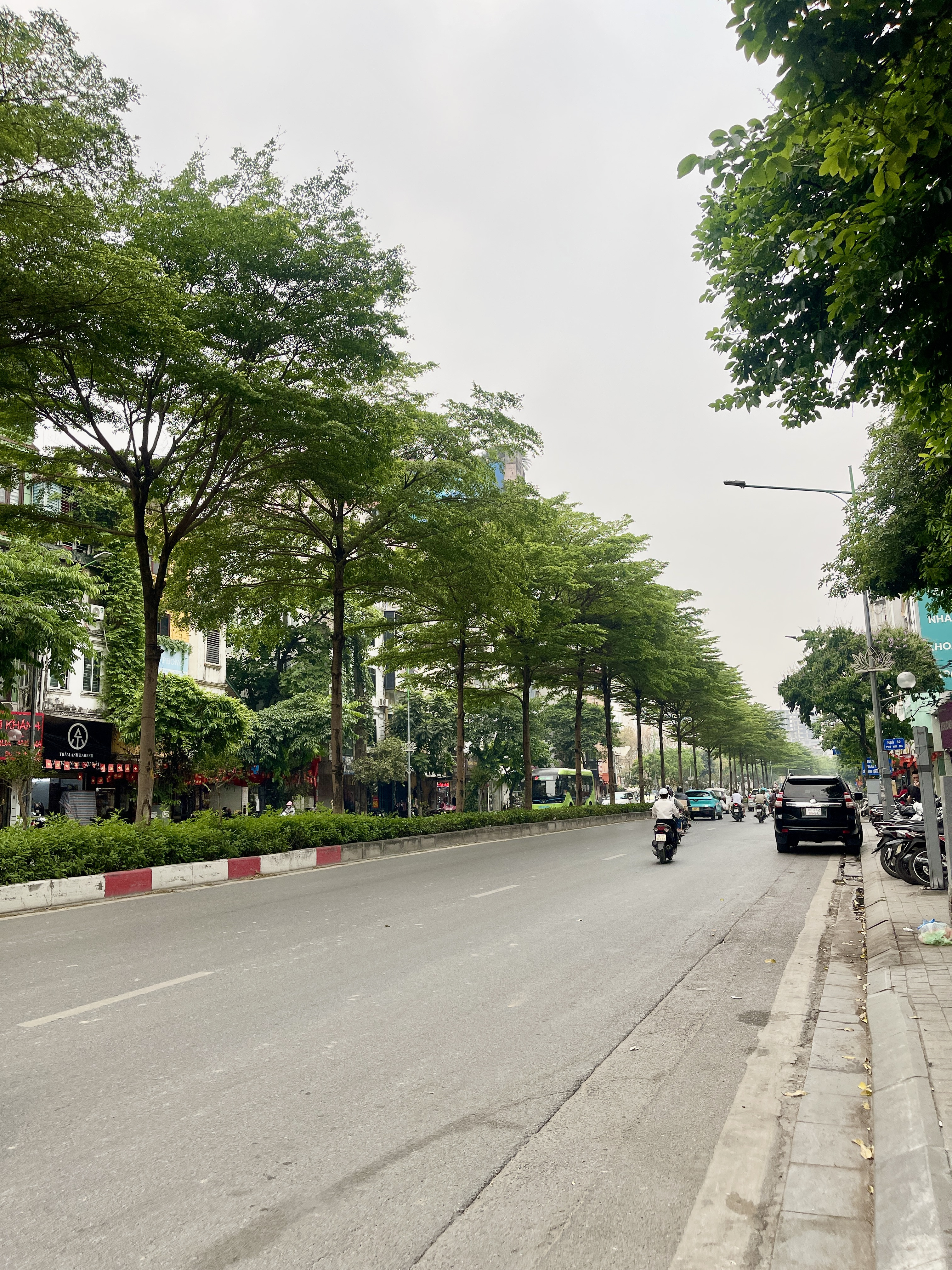 CHO THUÊ NHÀ MẶT PHỐ KIM MÃ – KINH DOANH CỰC ĐỈNH – DÒNG TIỀN NGAY

DT 30m² | MT 3,5m | 2 tầng
Vị trí đẹp, đông người qua lại – dễ hút khách